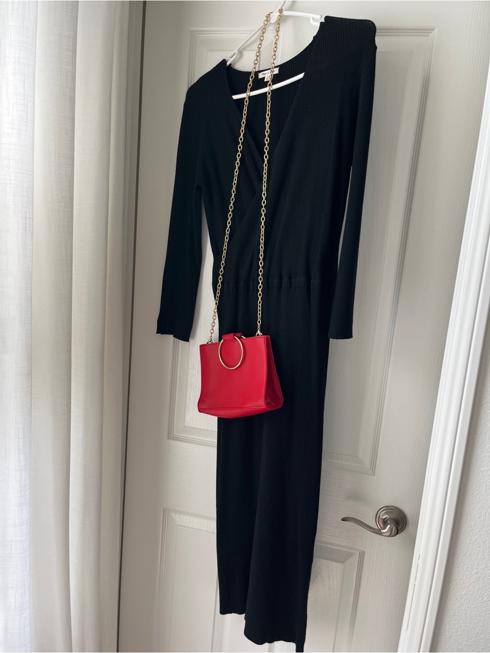 tea n rose Black Long Sleeve Maxi Dress with Red Accent Bag